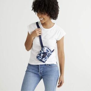 🟣NWT Vera Bradley Blue and White Floral Crossbody Bag